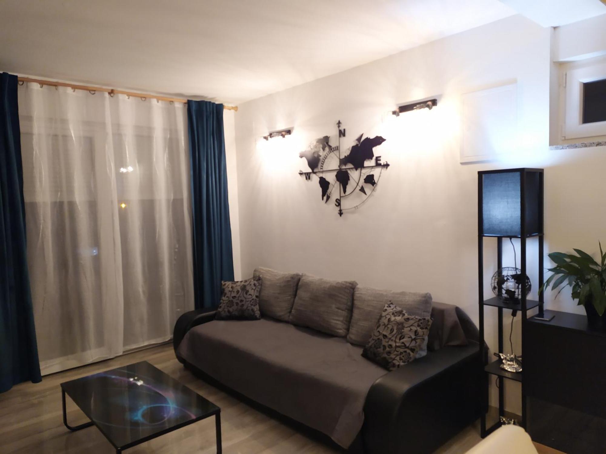 Apartmani Mira Nin Exteriör bild