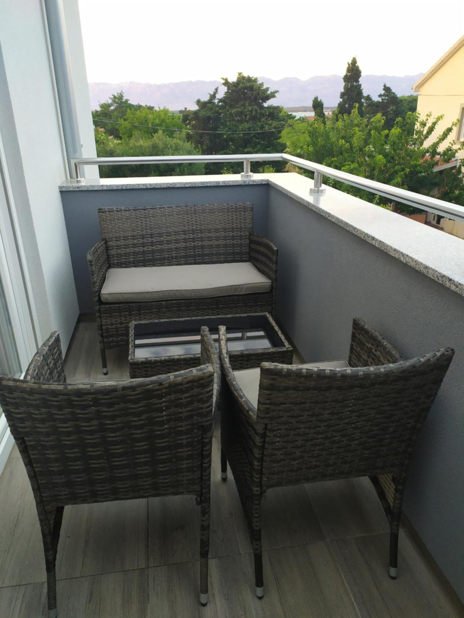 Apartmani Mira Nin Exteriör bild